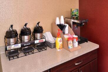 Отель Red Roof Inn Milwaukee Airport