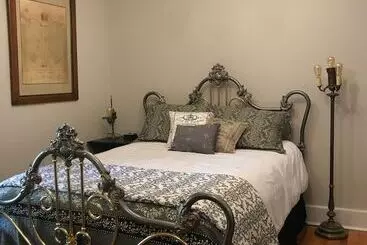 ベッドアンドブレックファースト Iron Amethyst Inn   Boutique