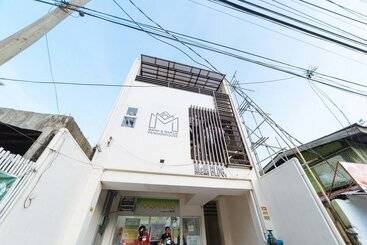 پانسیون Reddoorz @ Plaza Jaro Iloilo