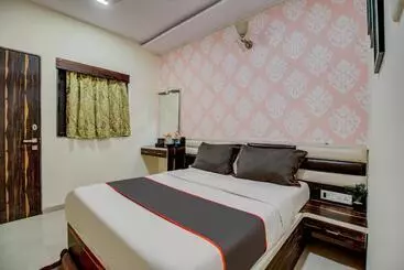 Hotel Collection O Golden Tulipz Boutique