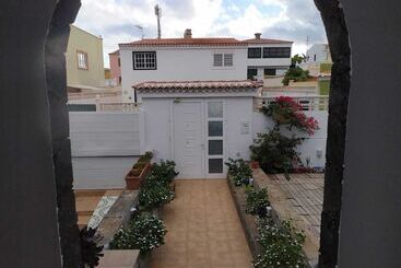 بنسيون The Blue House