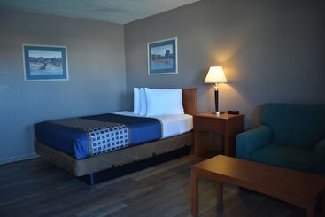 هتل Satellite Inn