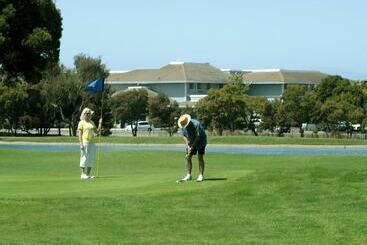 בית מלון כפרי The Marina Inn On San Francisco Bay