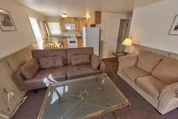 Sands By The Sea Motel