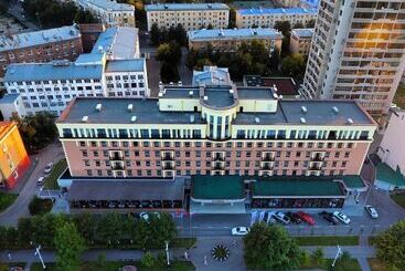 호텔 Tom River Plaza