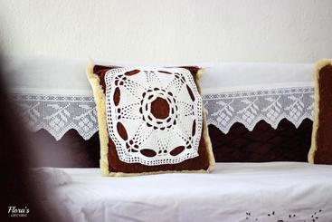 پانسیون Flora S Guesthouse  The Fir Gate