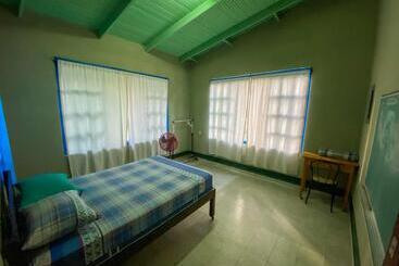 پانسیون Hostal Juan Lindo