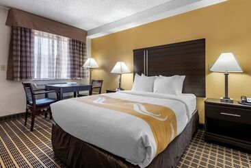 Отель Quality Inn & Suites Warren