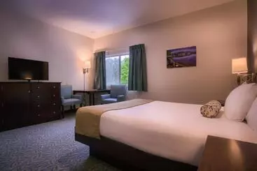 Отель Sun & Ski Inn And Suites