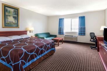 Отель Super 8 By Wyndham Gardner