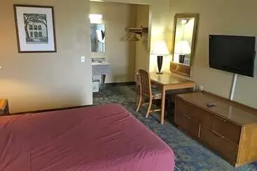 فندق على الطريق Americas Best Value Inn Livonia/detroit