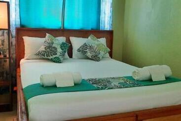 ペンション Eastwood Escape