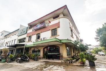 هتل Oyo 2422 Rama