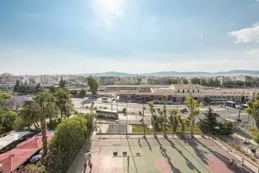 آپارتمان‌های توریست‌ها Central Flat With Cosy Sunny Terrace