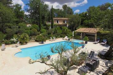 مبيت وإفطار Le Marijas