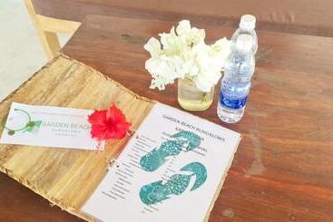 Отель Garden Beach Bungalows Jambiani