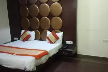 Hotel Adb Rooms Saya Deluxe