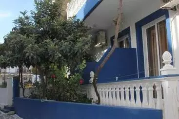 ツーリストアパートメント Nikos Studios Meltemi Family Suite Penthouse