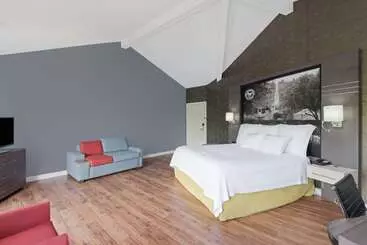 فندق على الطريق Super 8 By Wyndham Sturbridge