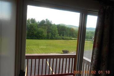 Swiss Chalets Village Inn