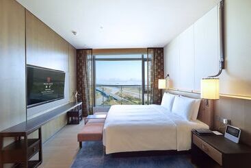 هتل Hualuxe Nanjing Yangtze River