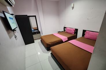 Hotel Kuang Hua Sitiawan Near To
