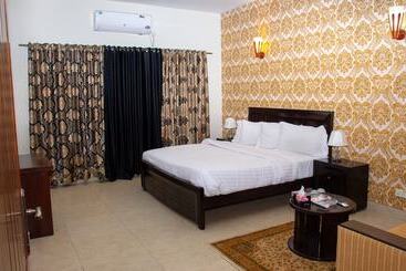 膳宿费 Living Hub Guest House