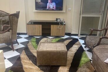 هتل آپارتمان Hostal Latino