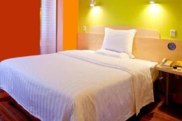 Szálloda 7days Inn Guiyang North Ruijin Road