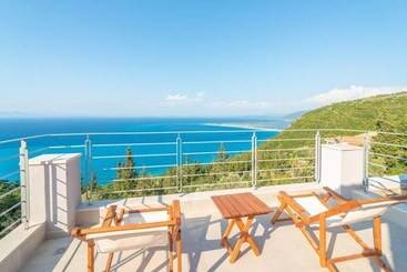 Turistlejligheder Villa Ionion Theasis