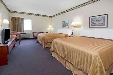 فندق Travelodge By Wyndham St. Louis
