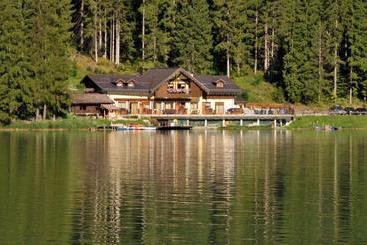 هتل آپارتمان Appartamenti Chalet Al Lago