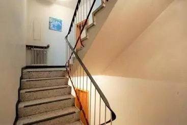 ツーリストアパートメント Ferienwohnung Maye Oberhausen