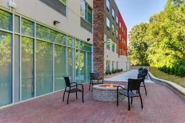 ホテル Holiday Inn Express & Suites   Roanoke – Civic Center