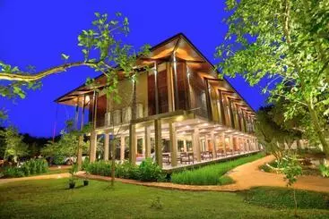 هتل Tropical Life Resort And Spa