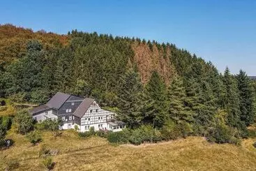 ツーリストアパートメント Cosy Apartment In Menkhausen Near The Ski Area