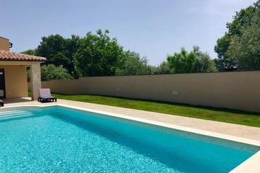 شقق خاصة سياحية Villa Markulin