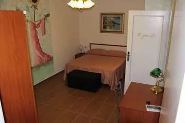 پانسیون Lia Rooms 4