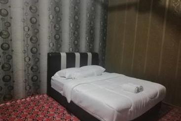 Hotel Spot On 89832 Famili Inn Ombak Rindu