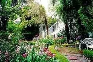 Hotell Victorian Garden Inn
