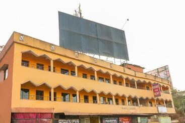 فندق Staymaker Unnatha Residency