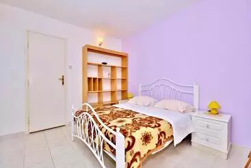 Apartments Miro 636