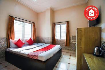 ホテル Oyo 65121  Maharaja