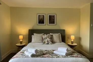 호텔 Lovelady Shield Country House