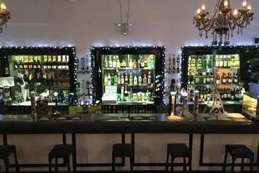 Highlands Hotel And Bar