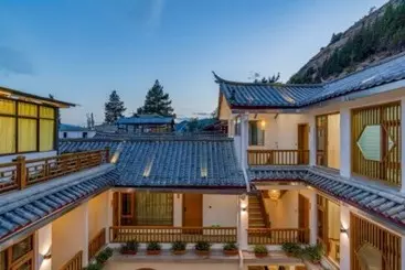 Hostelli Floral · Rushuang Courtyard Lijiang