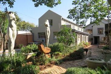 דירות לתיירים The Sculpture Yard