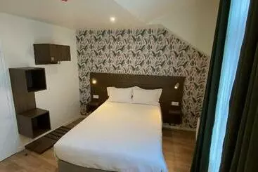 Mayrena Hotel Restaurant