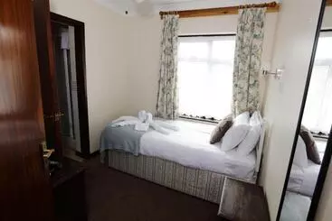 Hotel Aylesbray Lodge