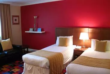 Отель Caledonian